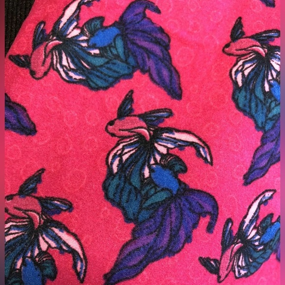 LuLaRoe OS One Size Leggings Fighting Beta Fish Bubbles Women Size 2-10 Pink New - Picture 3 of 12